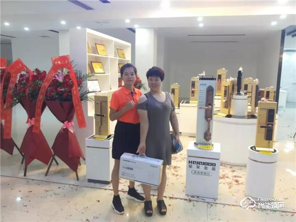 皇家金盾智能鎖強勢入駐惠州栢順居,共話智能家居大前景 皇家金盾智能鎖強勢入駐惠州栢順居,共話智能家居大前景
