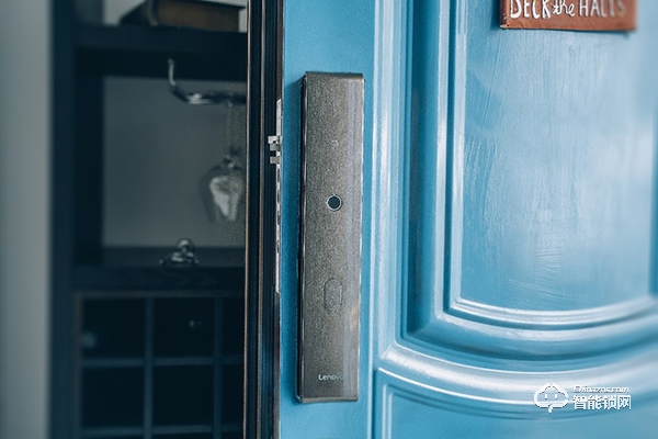 沒有門把手怎么開/鎖門？聯想智能門鎖A1能幫你體驗到