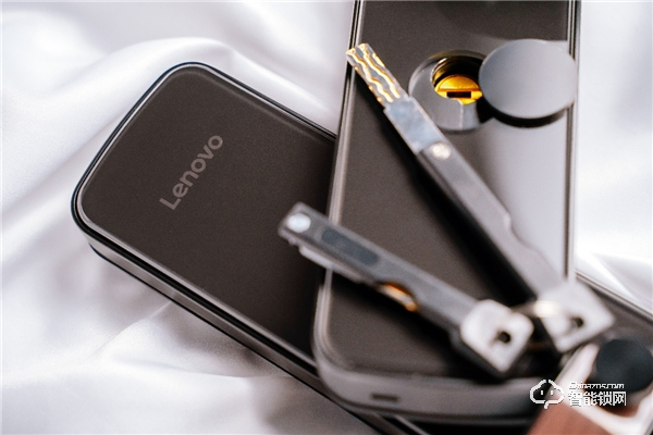 智能門鎖怎么選？聯想智能門鎖E1超大指紋識別，安全又便捷