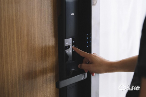 德國IF紅點獎團隊操刀，TCL這款智能鎖實在太硬核