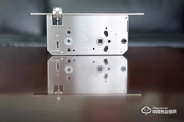 實際測評：亞太天能指紋鎖v1w 展現智能鎖的安全便捷