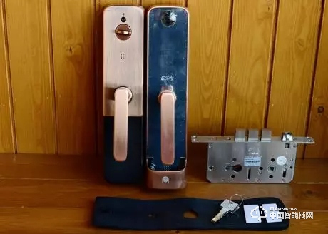 體驗樂橙K5智能指紋鎖：主動防御讓家更安全