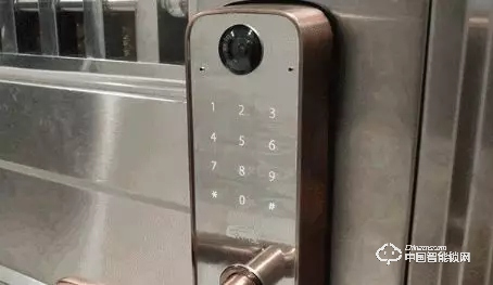 體驗樂橙K5智能指紋鎖：主動防御讓家更安全