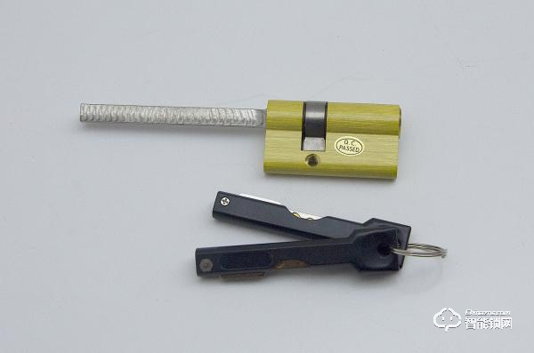 顛覆以往，全球超薄——羅曼斯DD5超薄全自動智能鎖測評