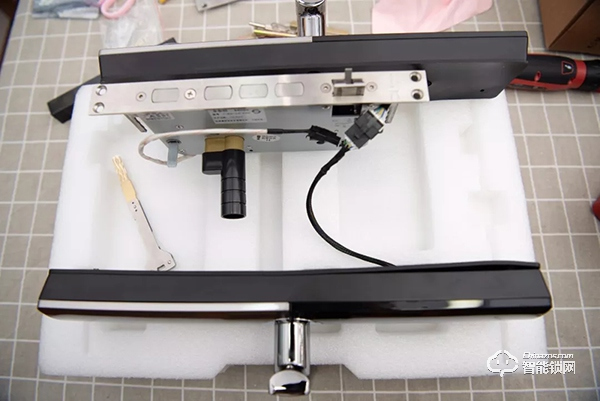 全家人的幸福守護，金指碼指紋鎖K51使用評測