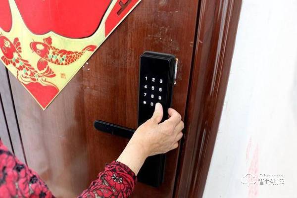 小益E206指紋鎖使用測(cè)評(píng) 千元鎖表現(xiàn)更出色