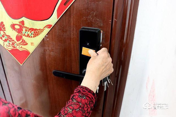小益E206指紋鎖使用測(cè)評(píng) 千元鎖表現(xiàn)更出色