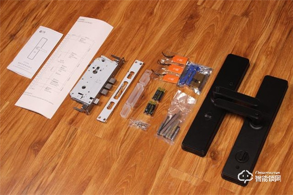 指紋鎖界的價格屠夫 小益指紋鎖E206入手體驗