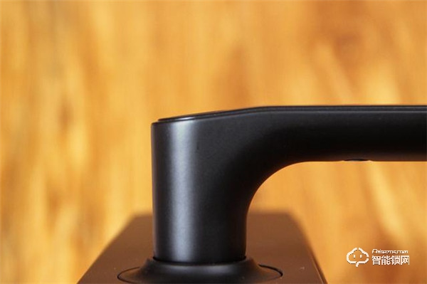 指紋鎖界的價格屠夫 小益指紋鎖E206入手體驗