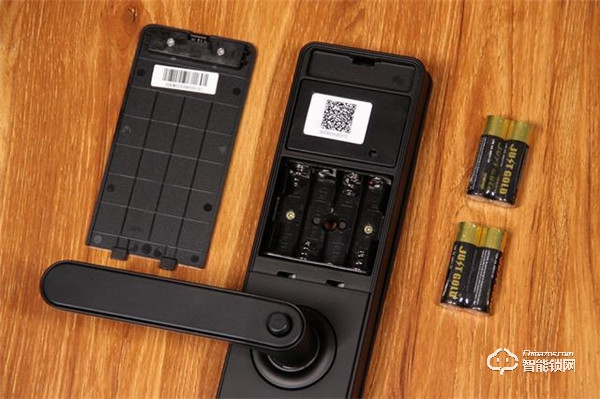 指紋鎖界的價格屠夫 小益指紋鎖E206入手體驗 指紋鎖界的價格屠夫 小益指紋鎖E206入手體驗