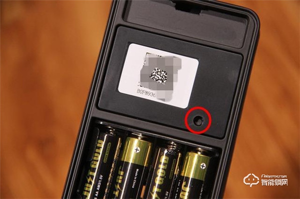 指紋鎖界的價格屠夫 小益指紋鎖E206入手體驗