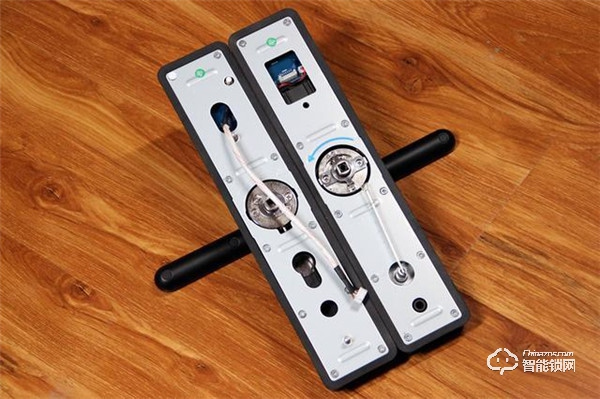 指紋鎖界的價格屠夫 小益指紋鎖E206入手體驗 指紋鎖界的價格屠夫 小益指紋鎖E206入手體驗