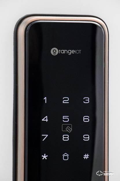 實力與顏值雙爆表！桔子物聯(lián)Orange R9全自動推拉智能鎖評測