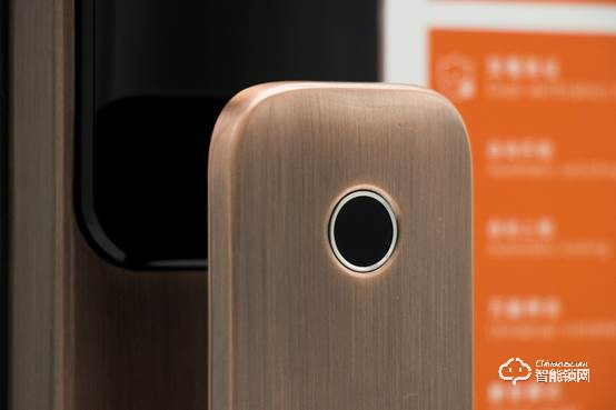 實力與顏值雙爆表！桔子物聯(lián)Orange R9全自動推拉智能鎖評測