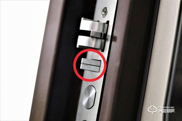 產(chǎn)品設(shè)計與定價嚴(yán)重不符？米家智能門鎖磨砂金安裝體驗測評