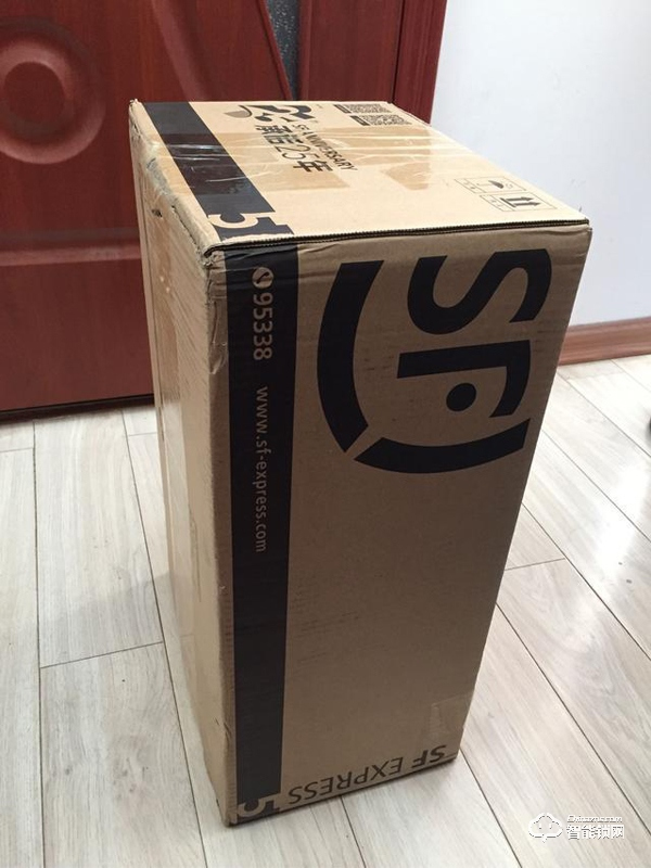 這款云起指紋鎖是榮獲了IF設(shè)計(jì)大獎(jiǎng)的產(chǎn)品設(shè)計(jì)材質(zhì)做工都無(wú)可挑剔 這款云起指紋鎖是榮獲了IF設(shè)計(jì)大獎(jiǎng)的產(chǎn)品設(shè)計(jì)材質(zhì)做工都無(wú)可挑剔