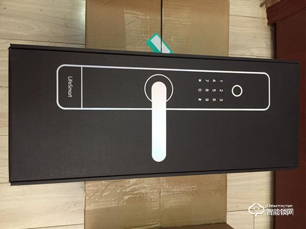 這款云起指紋鎖是榮獲了IF設(shè)計(jì)大獎(jiǎng)的產(chǎn)品設(shè)計(jì)材質(zhì)做工都無(wú)可挑剔
