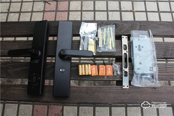 智能生活，從進門開始——小益智能鎖E206T天貓版安裝體驗