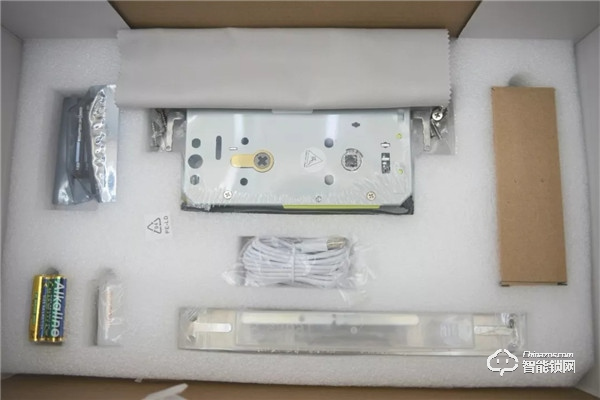 你家的門鎖該升級了 樂橙P6三維感官視頻鎖首發(fā)評測