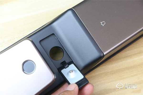 TCL智能鎖實力攪局，外觀新穎別樹一幟，一鍵開關更方便