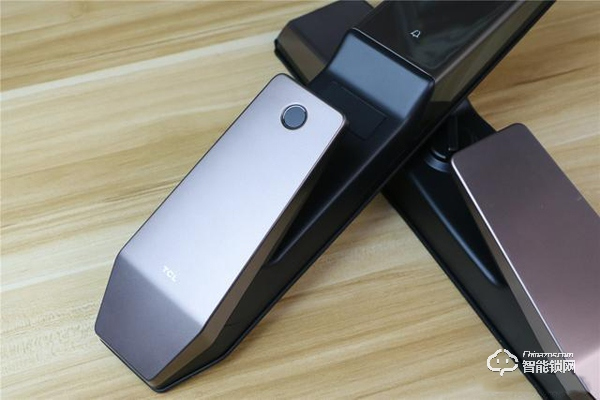 TCL智能鎖實力攪局，外觀新穎別樹一幟，一鍵開關更方便