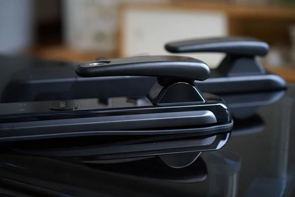 便捷安全兩不誤，希箭C1炫酷黑全自動智能鎖入手記