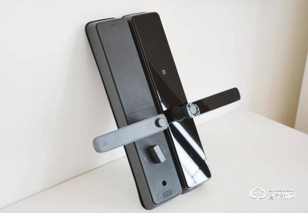 用防彈玻璃做面板，到底有多堅固，創米小白智能門鎖G1親測