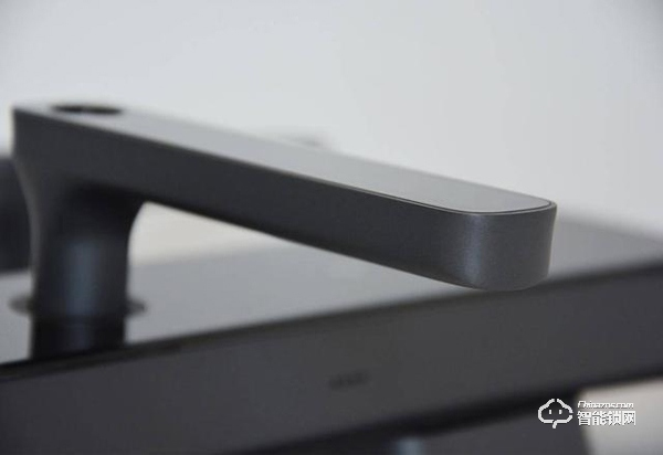 用防彈玻璃做面板，到底有多堅固，創米小白智能門鎖G1親測