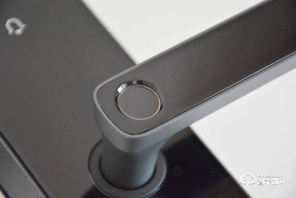 用防彈玻璃做面板，到底有多堅固，創米小白智能門鎖G1親測