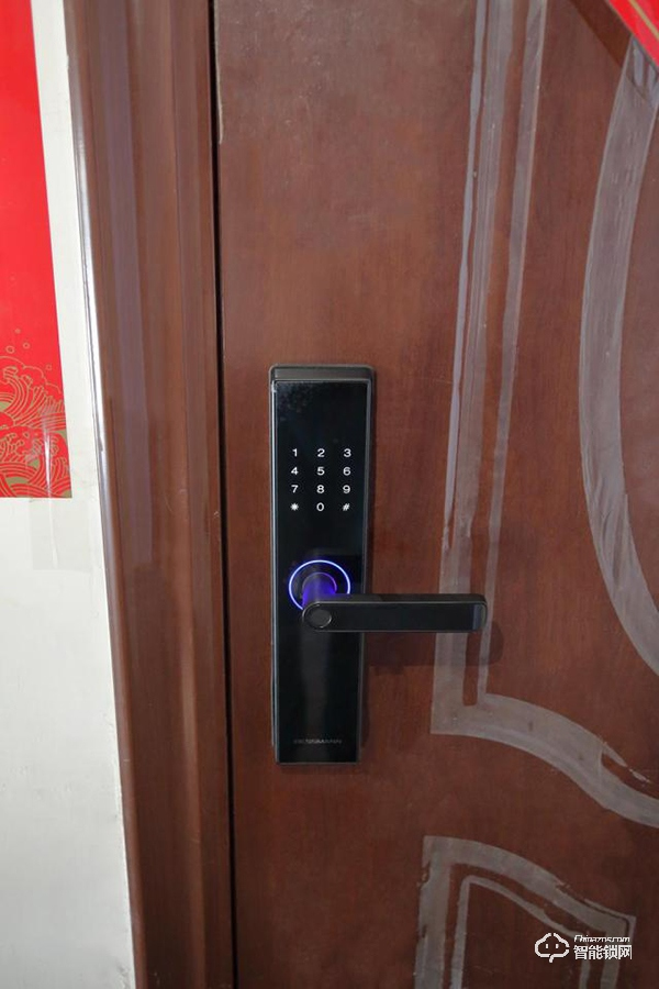 指紋鎖什么品牌好？德施曼、鹿客、派瑞軍工裝甲智能鎖試用測(cè)評(píng)