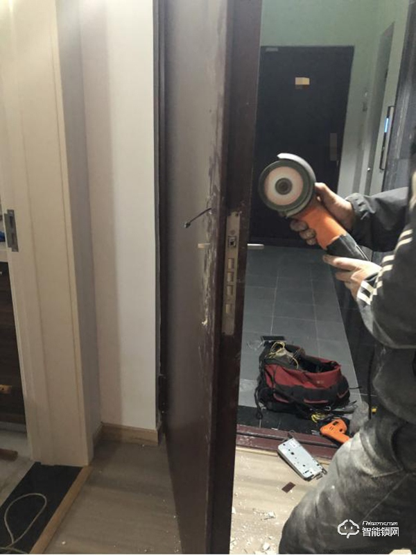 智能門鎖小米有品定制版測評：簡約而不簡單！是家的安全官！