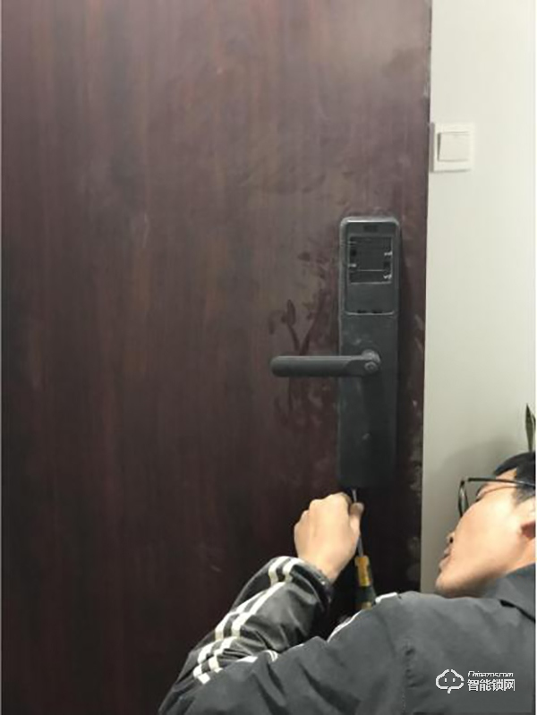 智能門鎖小米有品定制版測評：簡約而不簡單！是家的安全官！