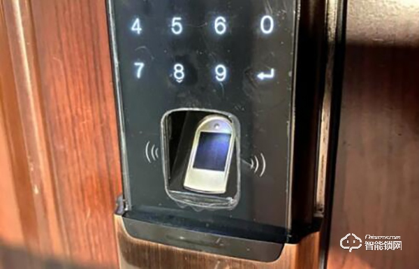 旗艦級(jí)智能門鎖亞能融合體感態(tài)勢(shì)智能APP鎖定安全