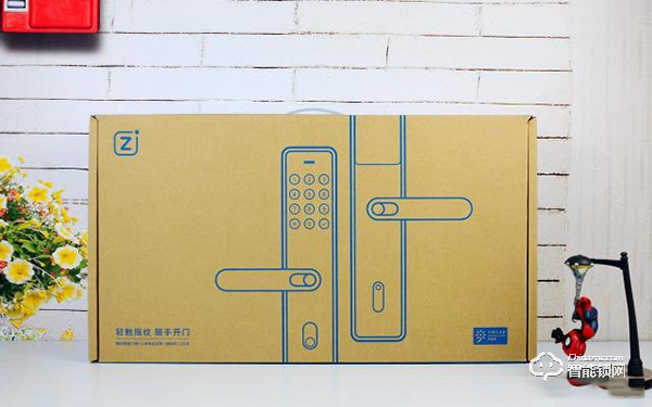 799元的簡(jiǎn)約智能門鎖小米有品定制版，五種解鎖方式，簡(jiǎn)約不簡(jiǎn)單