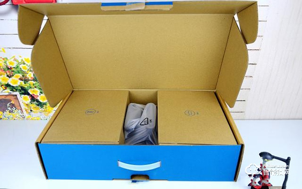 799元的簡(jiǎn)約智能門鎖小米有品定制版，五種解鎖方式，簡(jiǎn)約不簡(jiǎn)單