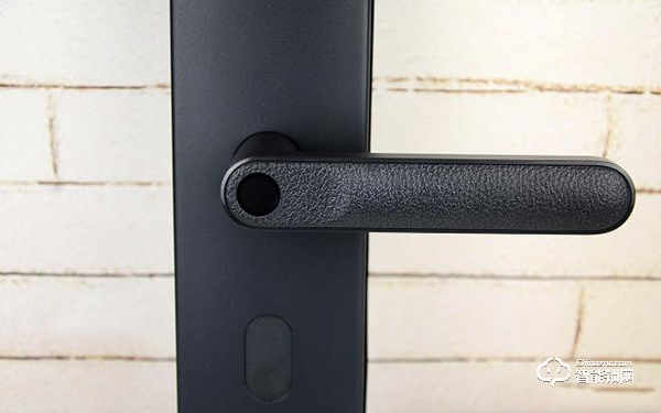 799元的簡(jiǎn)約智能門鎖小米有品定制版，五種解鎖方式，簡(jiǎn)約不簡(jiǎn)單