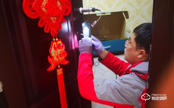 799元的簡(jiǎn)約智能門鎖小米有品定制版，五種解鎖方式，簡(jiǎn)約不簡(jiǎn)單