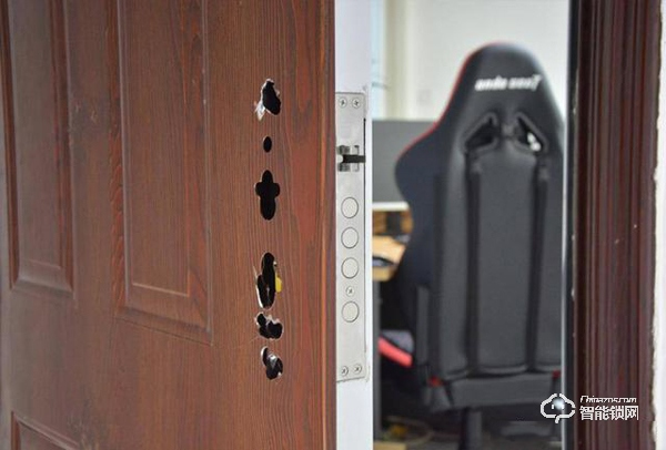 夠安全，買得起，售價僅幾百元的小益E206T智能鎖測評