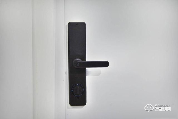夠安全，買得起，售價僅幾百元的小益E206T智能鎖測評