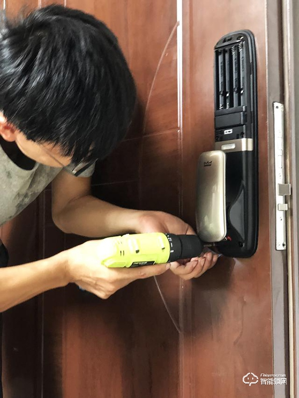 指紋鎖什么牌子最好？金指碼、多瑪指紋鎖、琨山指紋鎖試用測評