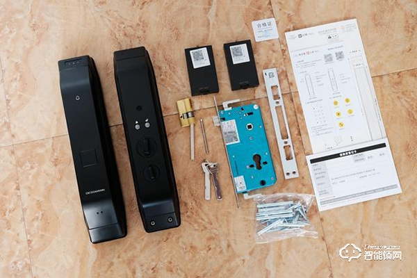 德施曼R7人臉識(shí)別智能鎖，換一個(gè)更加輕松的方式進(jìn)家門(mén)