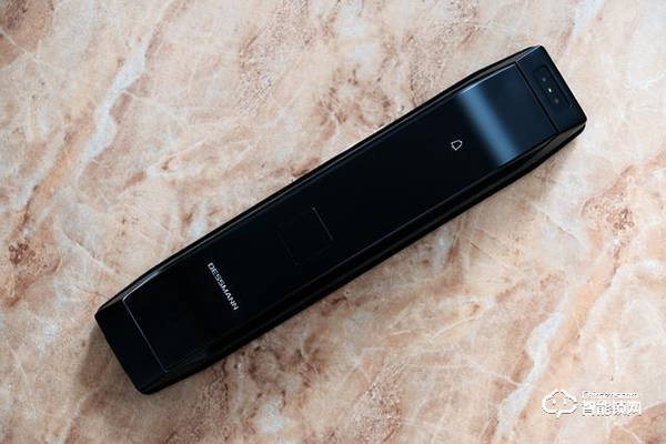 德施曼R7人臉識(shí)別智能鎖，換一個(gè)更加輕松的方式進(jìn)家門(mén)