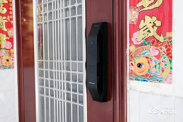 德施曼R7人臉識(shí)別智能鎖，換一個(gè)更加輕松的方式進(jìn)家門(mén)