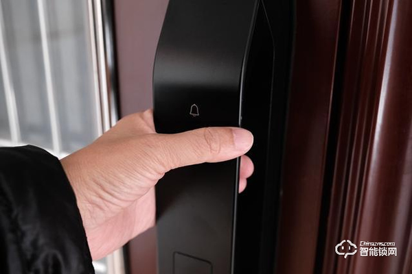 德施曼R7人臉識(shí)別智能鎖，換一個(gè)更加輕松的方式進(jìn)家門(mén)