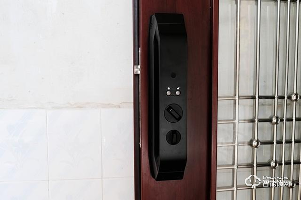 德施曼R7人臉識(shí)別智能鎖，換一個(gè)更加輕松的方式進(jìn)家門(mén)