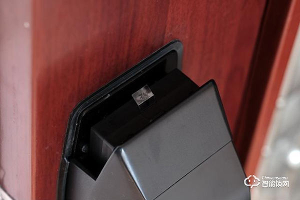 德施曼R7人臉識(shí)別智能鎖，換一個(gè)更加輕松的方式進(jìn)家門(mén)