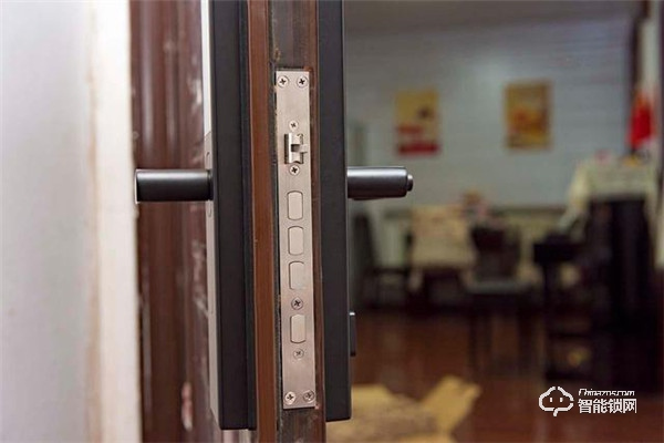 簡配安全不減，鑰匙終結者，體驗米家智能門鎖青春版