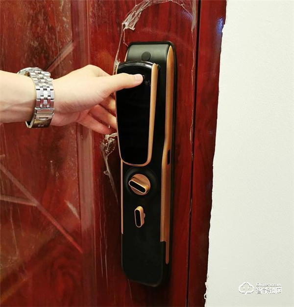 用了指紋鎖，才知道出門多便捷！希箭C1智能門鎖測評