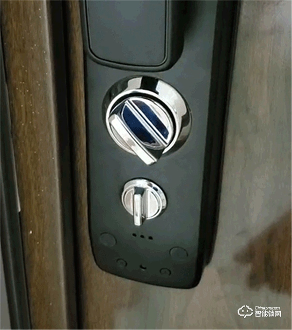 小益X6S智能鎖，顏值爆棚 | 3.5寸可視貓眼、6種開鎖方式、支持天貓精靈系統(tǒng)