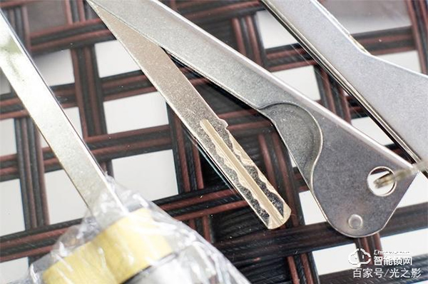 小益X6智能鎖天貓版測(cè)評(píng)：門鈴貓眼和門鎖三合一，更安全更實(shí)惠